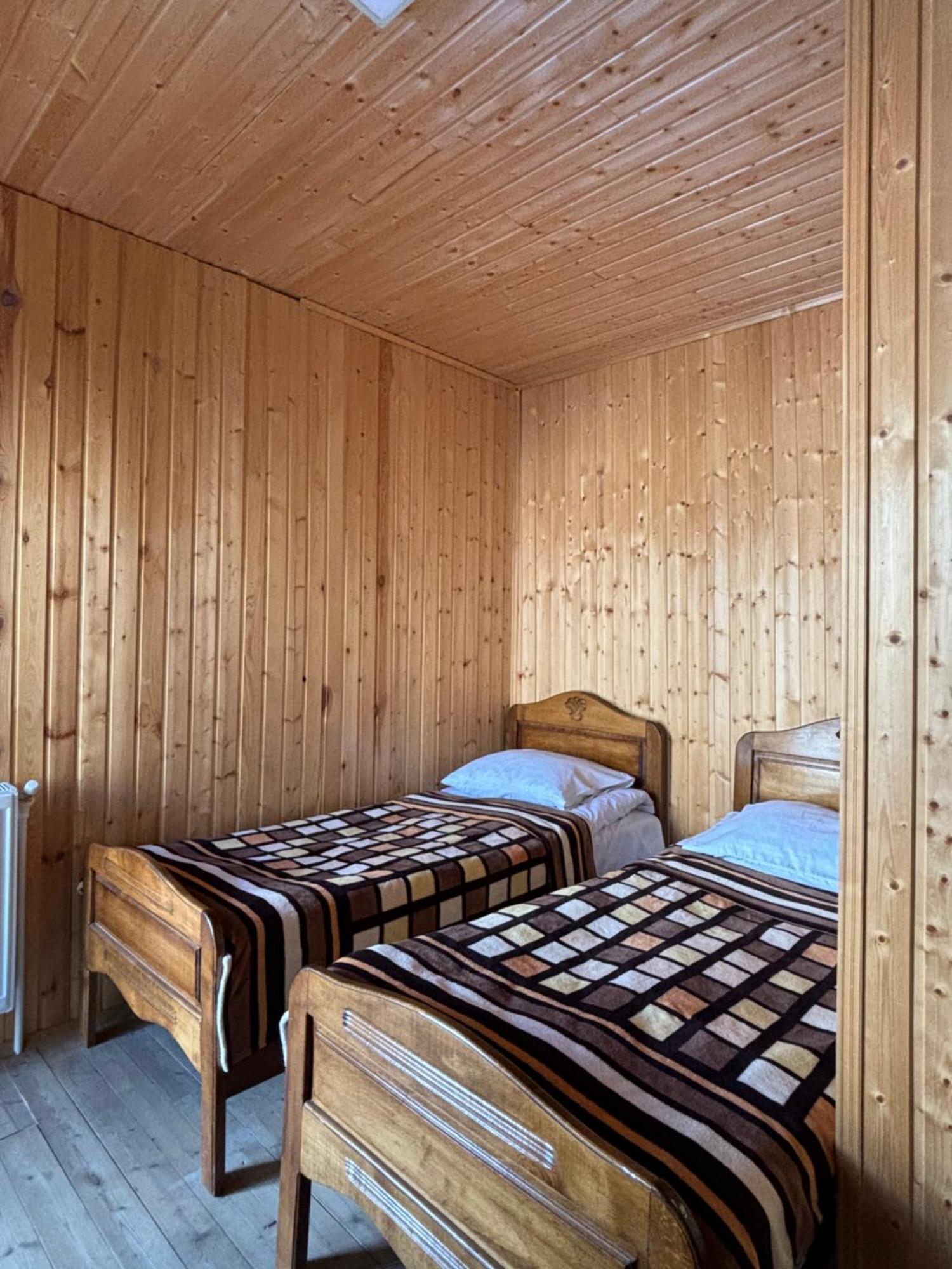 Family Hostel Nika Kazbegi Bagian luar foto